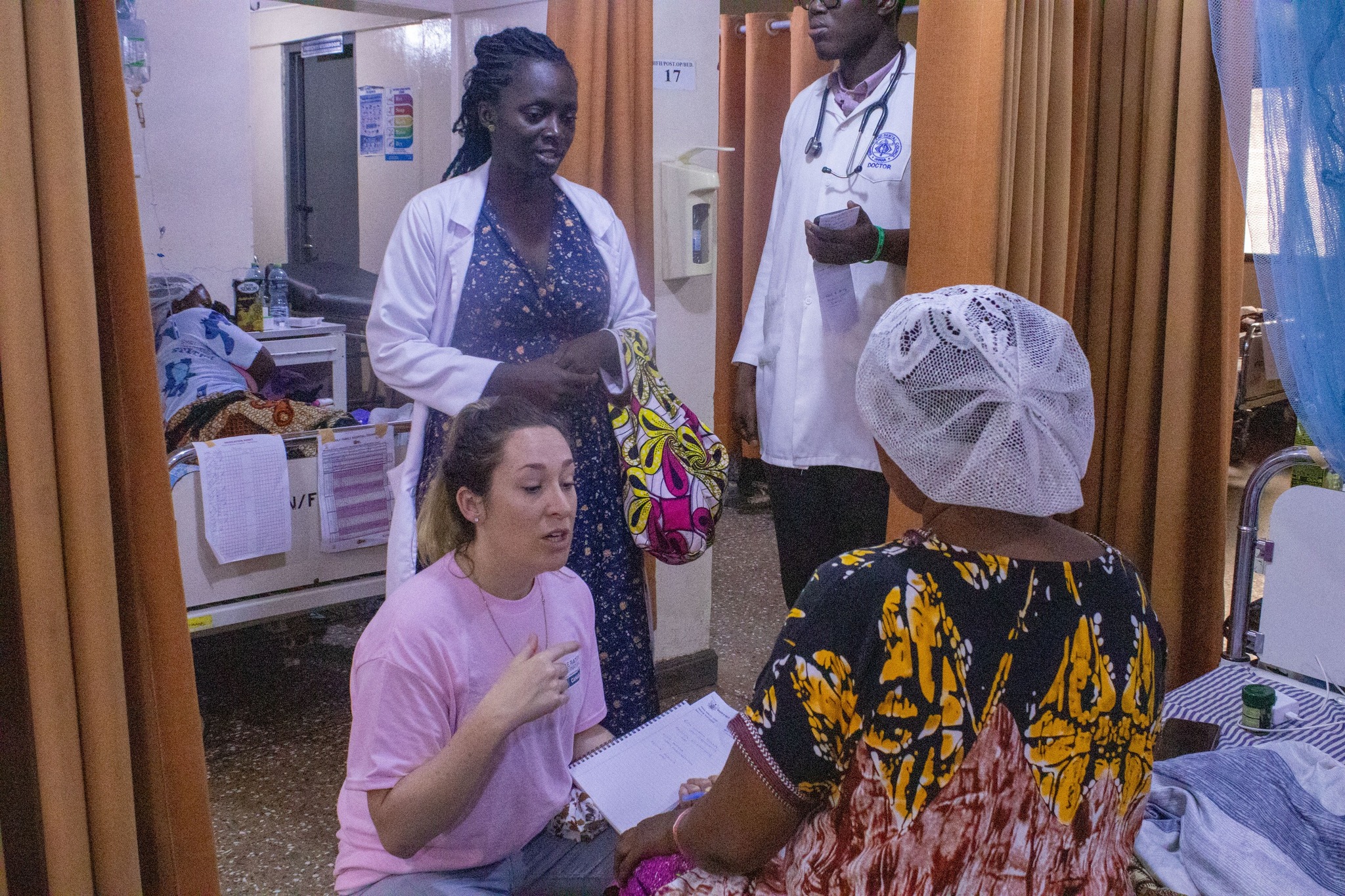 <p>Operation International, Canada Gynae team with in-house Gynae team on ward rounds</p>